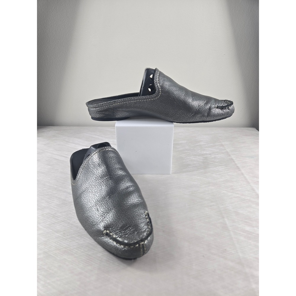 Donald Pliner Bonnie Pewter Metallic Leather Mules Women 8.5M Flat Slip On Shoes